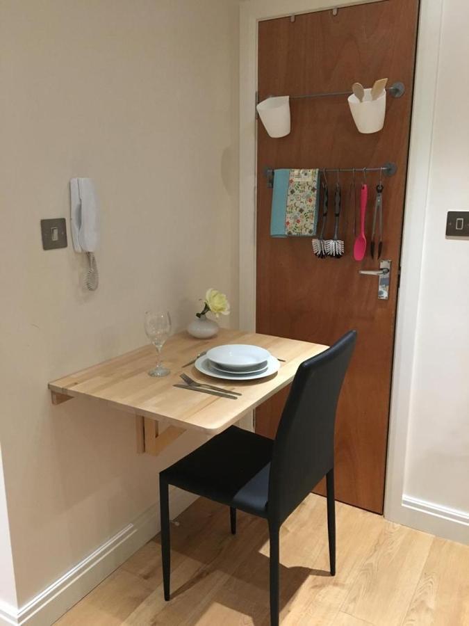 Studio Flat In The Heart Of Golders Green Лондон Экстерьер фото